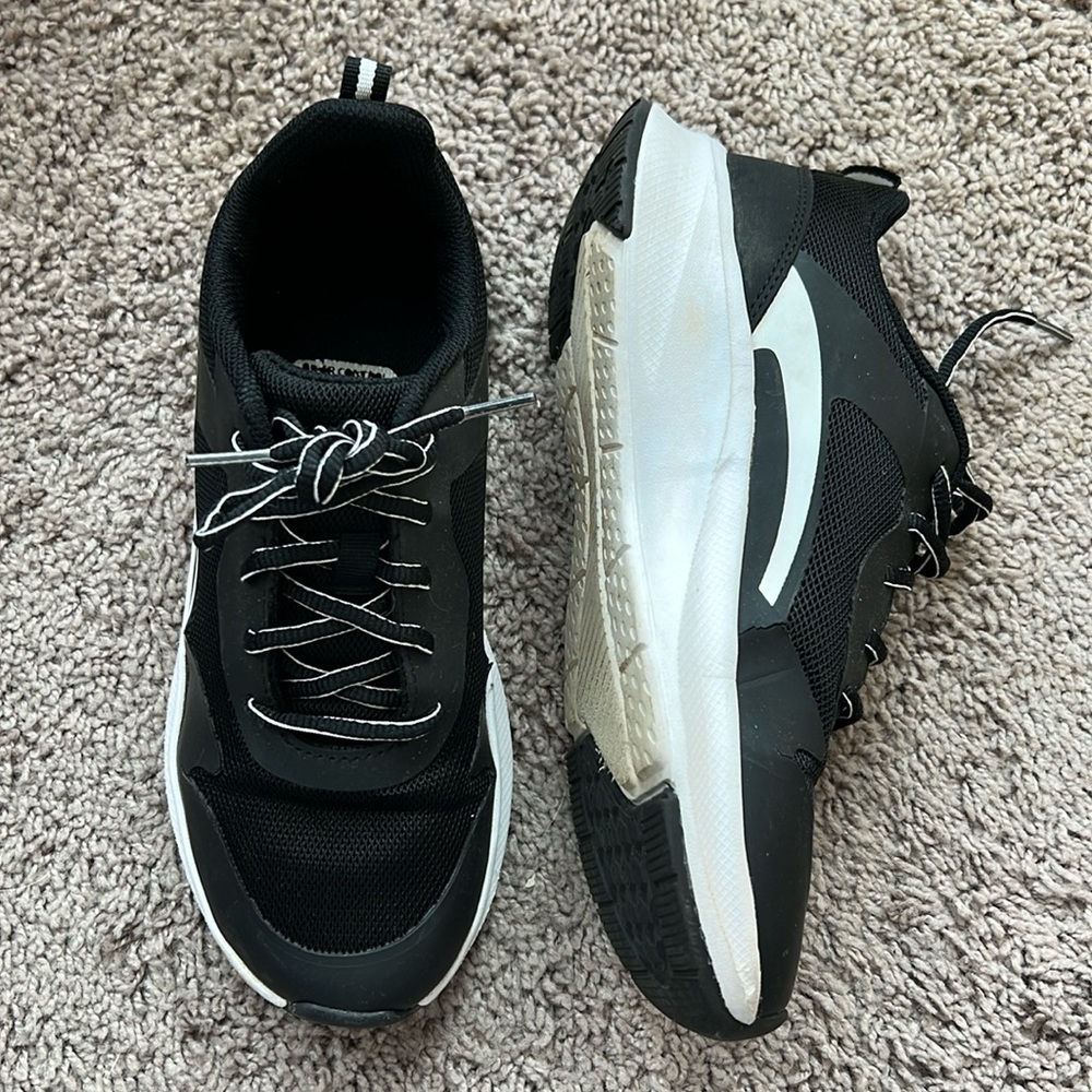 Athletic Works Black White Memory Foam Running Shoes Women’s Size 5